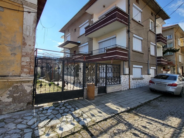 Етаж от къща в Пещера - 163 кв.м за 626 €/кв.м - Снимка #1