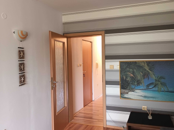 Дава се под наем Двустаен апартамент в Варна, Левски - 68 кв.м за 459 € - Снимка #1