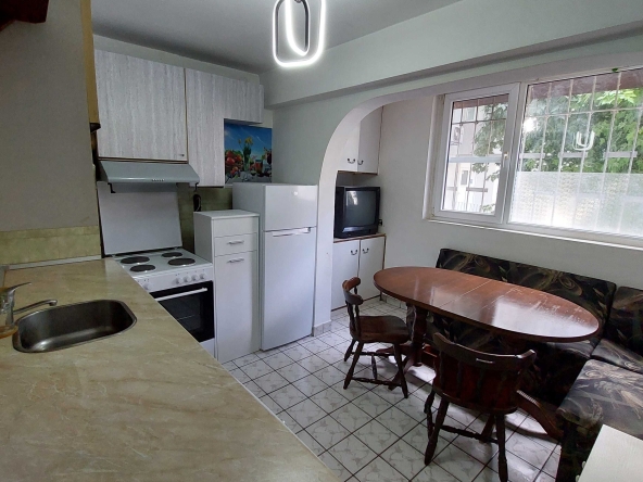 Дава се под наем Двустаен апартамент в Русе, Център - 62 кв.м за 331.5 € - Снимка #1