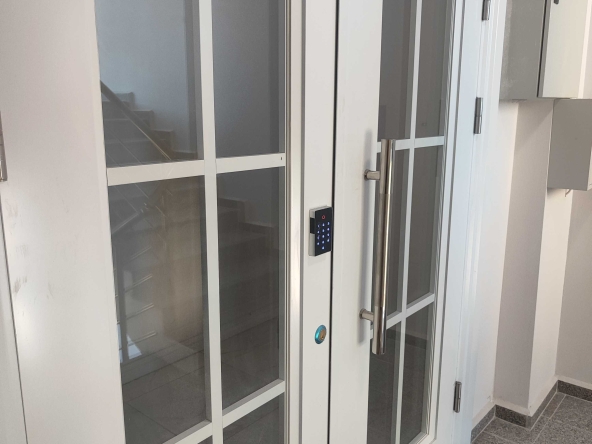 Дава се под наем Двустаен апартамент в Перник, Мошино - 38 кв.м за 306 € - Снимка #1