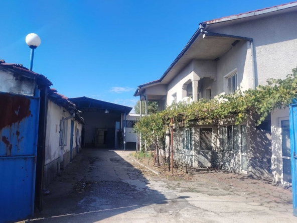 Промишлена сграда в Пловдив, Кючук Париж - 1507 кв.м за 196 €/кв.м - Снимка #1