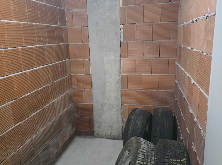 Склад в София, Младост 4 - 5 кв.м за 816 €/кв.м - Снимка #1