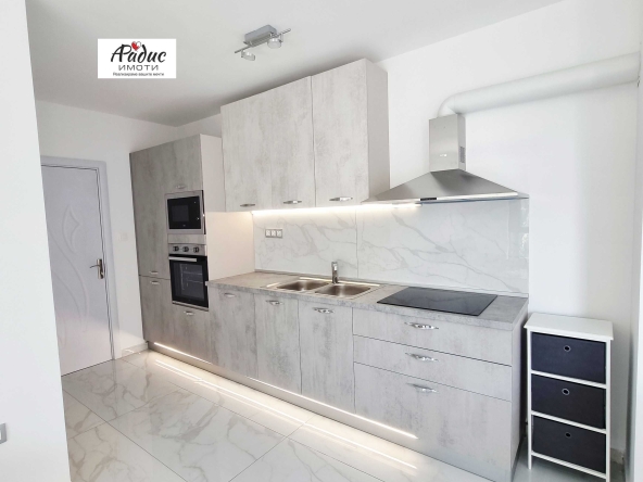 Дава се под наем Тристаен апартамент в Стара Загора, Център - 88 кв.м за 510 € - Снимка #1