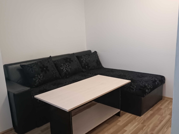 Дава се под наем Едностаен апартамент в Шумен, Център - 41 кв.м за 229.5 € - Снимка #1