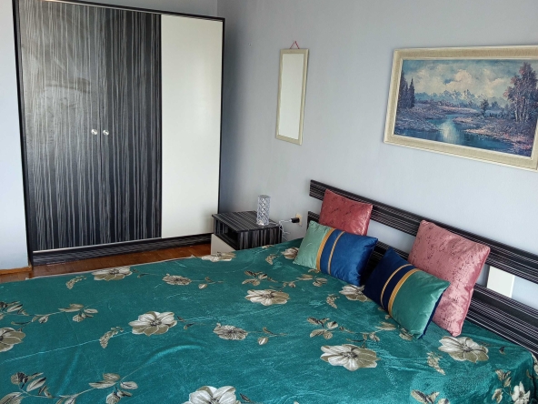 Дава се под наем Двустаен апартамент в Варна, Център - 80 кв.м за 663 € - Снимка #1