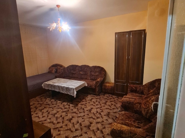 Дава се под наем Двустаен апартамент в Търговище, Боровец - 47 кв.м за 153 € - Снимка #1