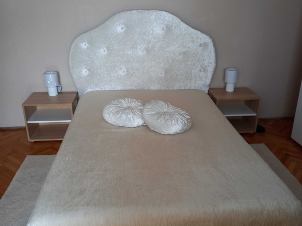 Дава се под наем Тристаен апартамент в Добрич, Център - 80 кв.м за 407.49 € - Снимка #1