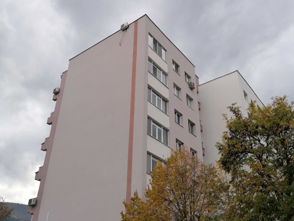 Дава се под наем Тристаен апартамент в Асеновград - 78 кв.м за 300 € - Снимка #1