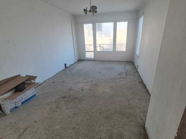 Тристаен апартамент в Търговище, Център - 80 кв.м за 899 €/кв.м - Снимка #1