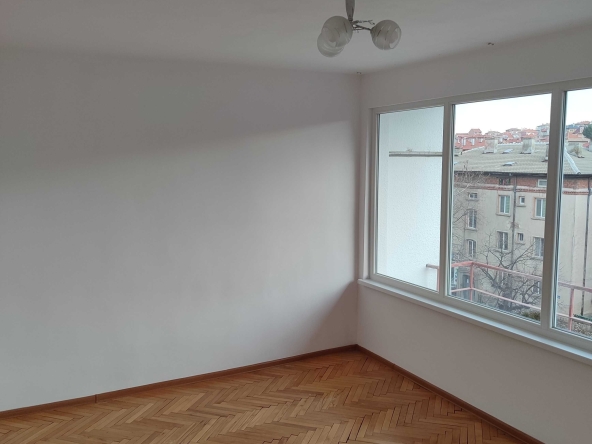 Дава се под наем Двустаен апартамент в Асеновград - 78 кв.м за 318.75 € - Снимка #1