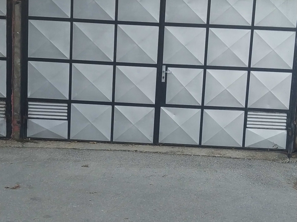 Дава се под наем Гараж / Паркомясто в Разград, Бели Лом - 19 кв.м за 76.5 € - Снимка #1