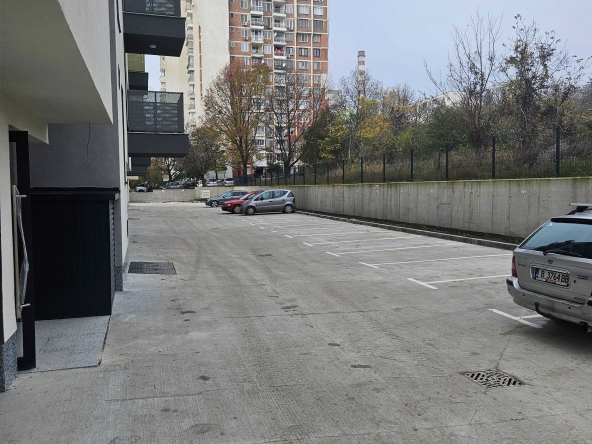 Дава се под наем Гараж / Паркомясто в Варна, Възраждане 1 - 13 кв.м за 99.45 € - Снимка #1