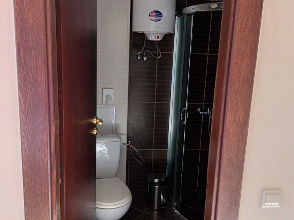 Хотел в Дългопол - 700 кв.м за 133 €/кв.м - Снимка #1