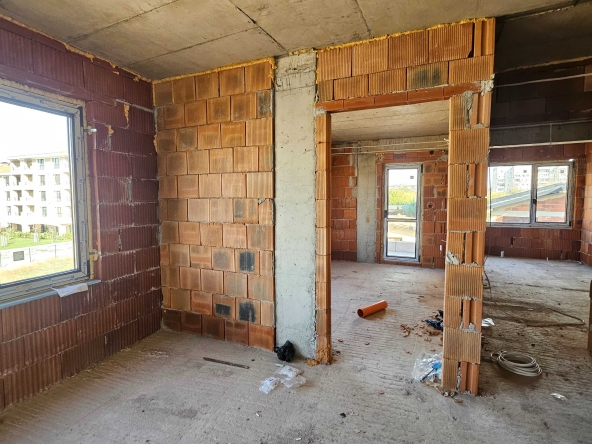 Тристаен апартамент в Пловдив, Остромила - 111 кв.м за 689 €/кв.м - Снимка #1