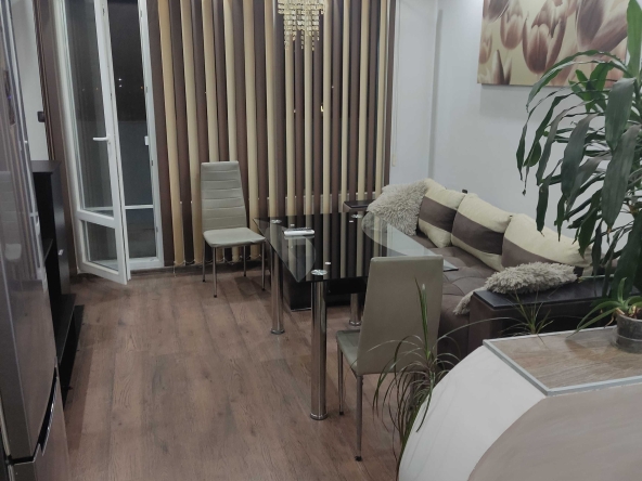 Дава се под наем Тристаен апартамент в Бургас, Братя Миладинови - 66 кв.м за 357 € - Снимка #1