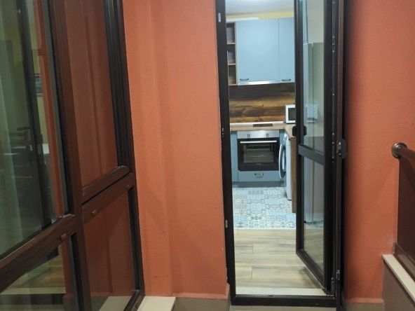 Дава се под наем Двустаен апартамент в Варна, м-т Траката - 60 кв.м за 408 € - Снимка #1