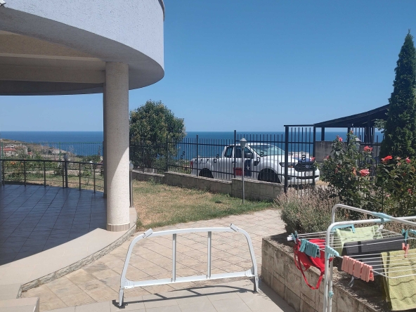 Двустаен апартамент в Бяла - 69 кв.м за 725 €/кв.м - Снимка #1