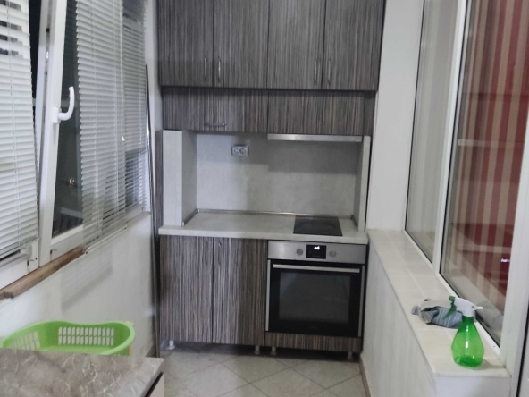 Дава се под наем Тристаен апартамент в Търговище, Запад 1 - 65 кв.м за 298.86 € - Снимка #1