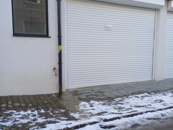 Дава се под наем Гараж / Паркомясто в Търговище, Боровец - 32 кв.м за 79.56 € - Снимка #1