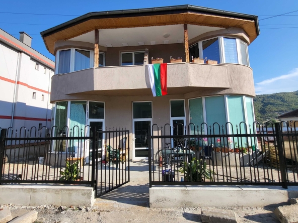 Промишлена сграда в Пещера - 500 кв.м за 408 €/кв.м - Снимка #1