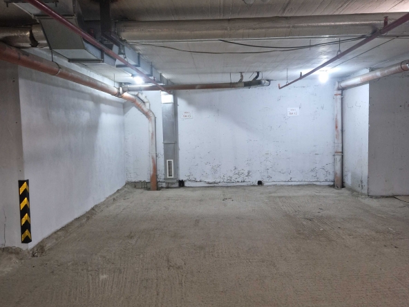 Дава се под наем Гараж / Паркомясто в София, Люлин 2 - 13 кв.м за 79.56 € - Снимка #1