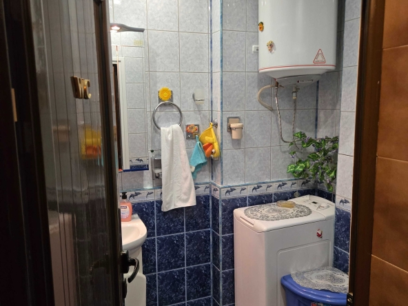 Дава се под наем Тристаен апартамент в Самоков - 100 кв.м за 459 € - Снимка #1