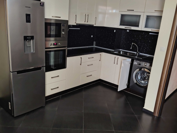 Тристаен апартамент в Сандански - 72 кв.м за 1134 €/кв.м - Снимка #1