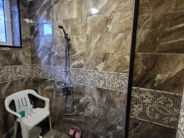 Етаж от къща в Пловдив, Кършияка - 150 кв.м за 374 €/кв.м - Снимка #1