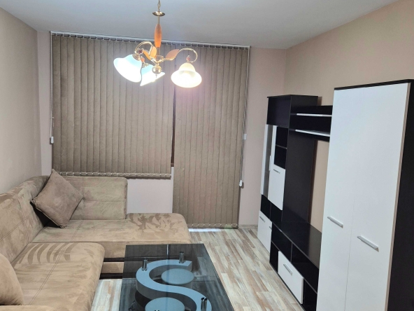 Дава се под наем Тристаен апартамент в Асеновград - 70 кв.м за 298.86 € - Снимка #1