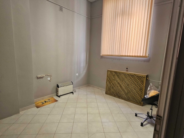 Дава се под наем  в София, Студентски град -  кв.м за 199.41 € - Снимка #1