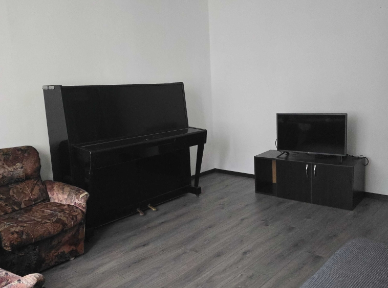 Дава се под наем Тристаен апартамент в Пловдив, Център - 82 кв.м за 418.71 € - Снимка #1