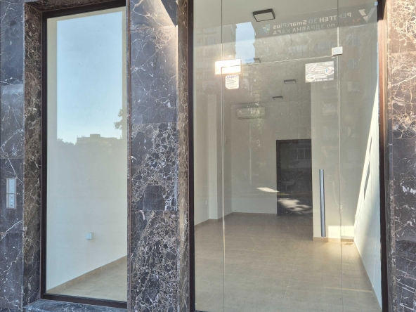 Дава се под наем Офис в Пловдив, Център - 30 кв.м за 433.5 € - Снимка #1