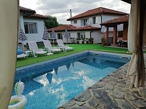 Къща в с. Извор, Област Бургас - 480 кв.м за 1250 €/кв.м - Снимка #1