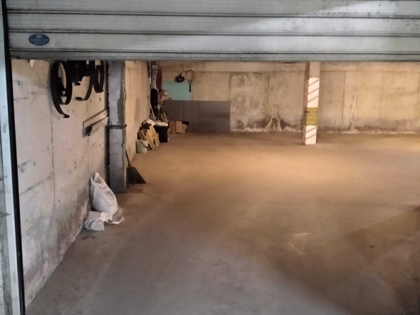 Дава се под наем Гараж / Паркомясто в София, Център - 23 кв.м за 127.5 € - Снимка #1