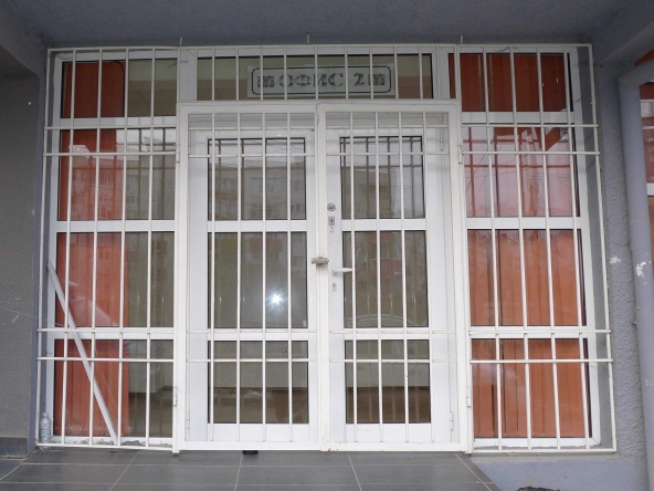 Дава се под наем Офис в София, Център - 72 кв.м за 350 € - Снимка #1