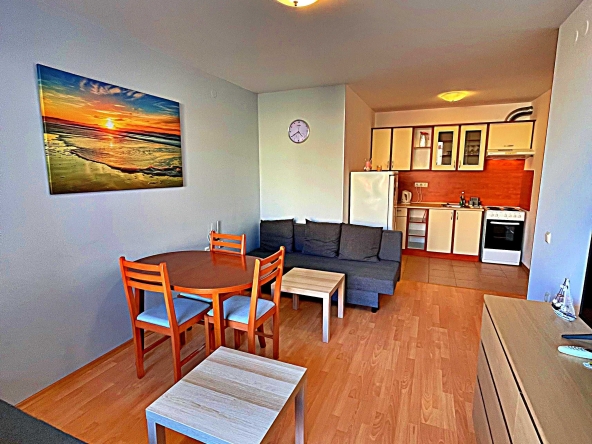 Двустаен апартамент в к.к. Слънчев бряг - 66 кв.м за 1046 €/кв.м - Снимка #1