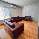 Дава се под наем Тристаен апартамент в София, Център - 90 кв.м за 847.62 € - Снимка #1