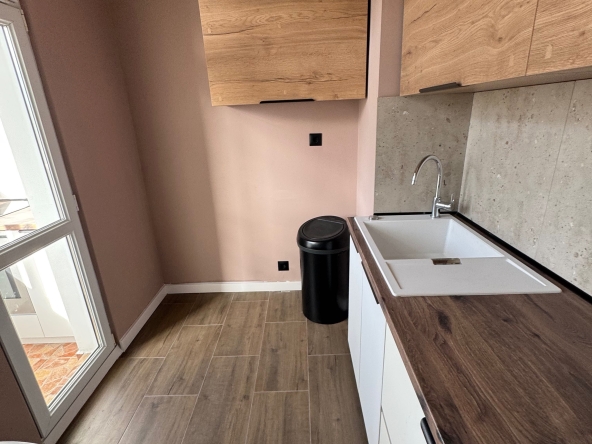 Дава се под наем Едностаен апартамент в Варна, Автогара - 48 кв.м за 298.86 € - Снимка #1