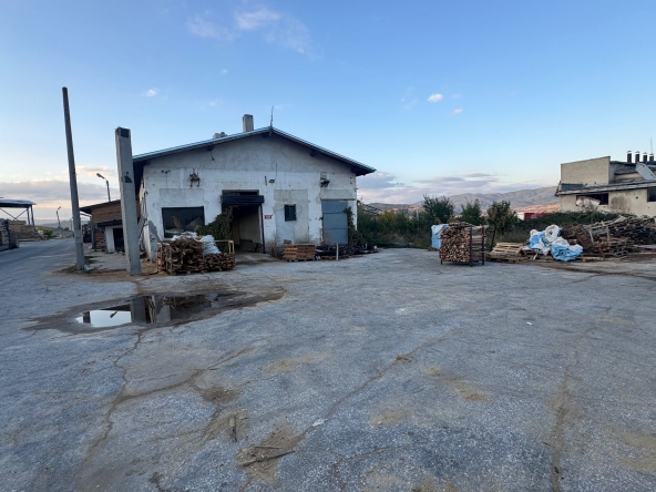 Промишлена сграда в Ракитово - 1900 кв.м за 108 €/кв.м - Снимка #1