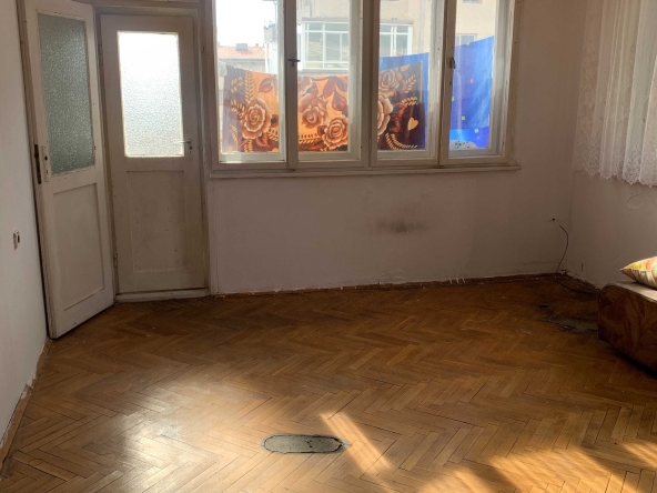 Четиристаен апартамент в Карлово - 102 кв.м за 820 €/кв.м - Снимка #1