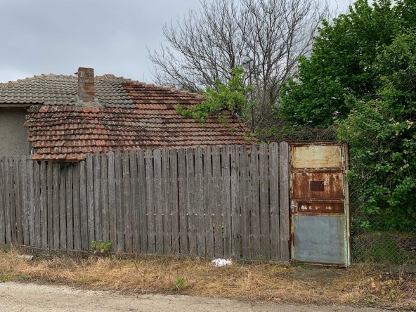 Къща в с. Смилец, Област Силистра - 168 кв.м за 100 €/кв.м - Снимка #1