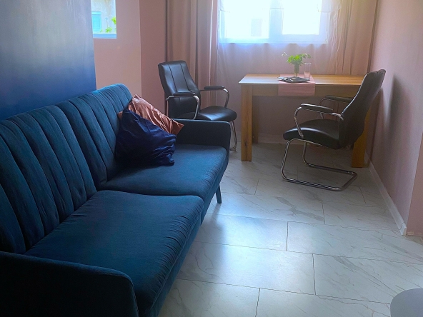 Дава се под наем Едностаен апартамент в Враца, Център - 40 кв.м за 228.99 € - Снимка #1