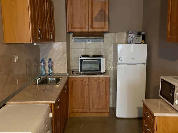 Дава се под наем Двустаен апартамент в Плевен, Идеален център - 80 кв.м за 328.95 € - Снимка #1