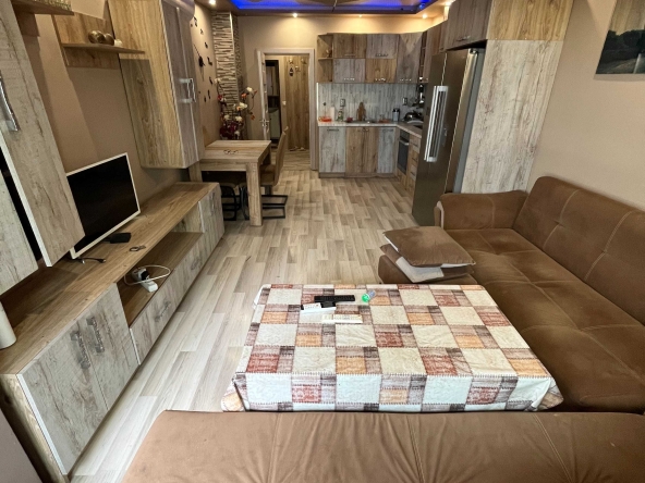 Тристаен апартамент в Казанлък - 90 кв.м за 595 €/кв.м - Снимка #1