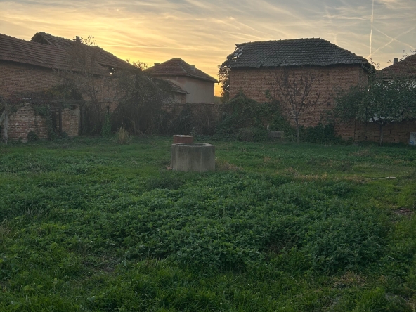 Къща в с. Торос, Област Ловеч - 598 кв.м за 22 €/кв.м - Снимка #1