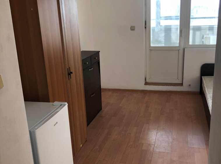 Дава се под наем Едностаен апартамент в Пловдив, Център - 30 кв.м за 228.99 € - Снимка #1