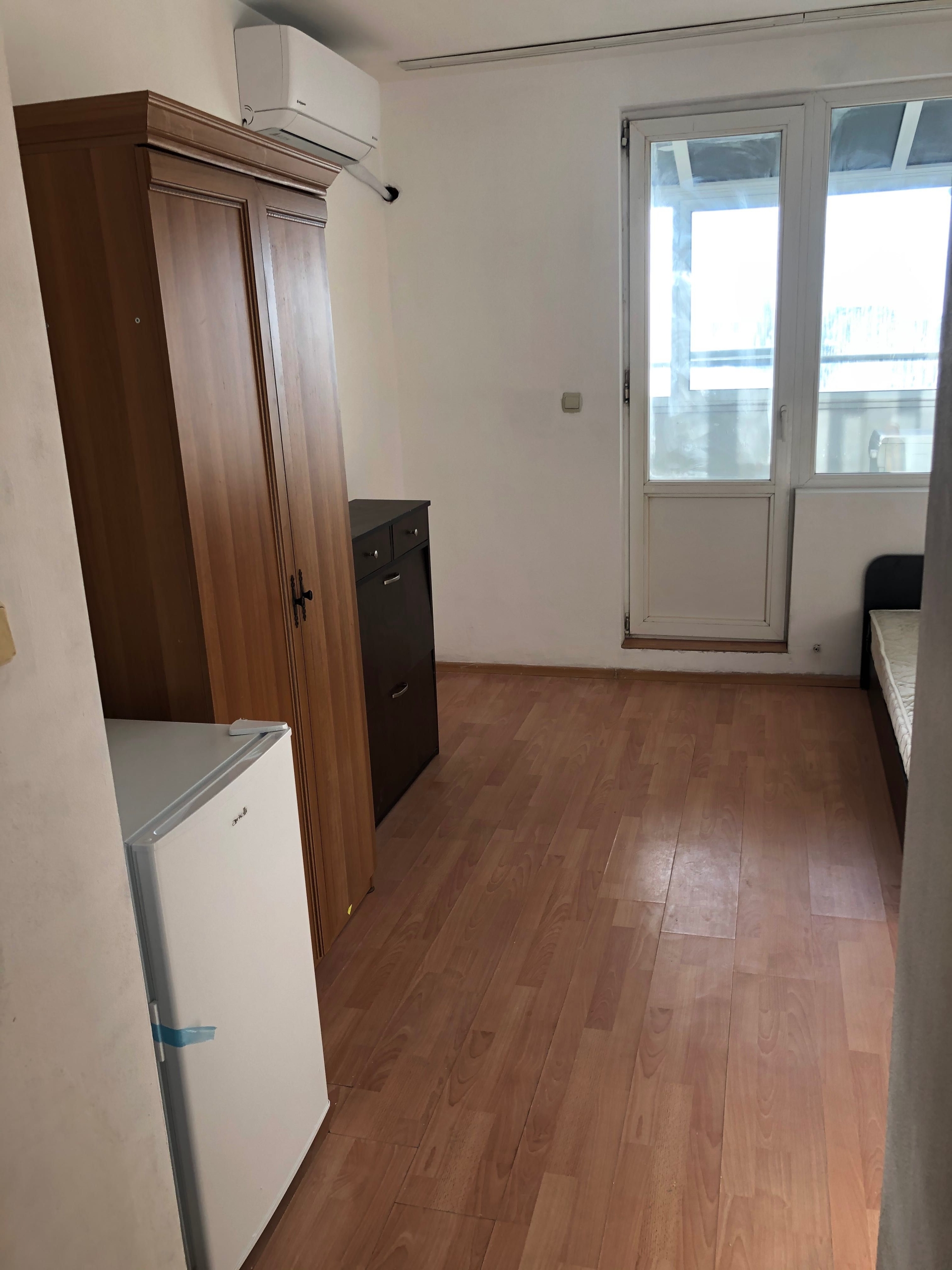 Дава се под наем Едностаен апартамент в Пловдив, Център - 30 кв.м за 228.99 € - Снимка #1