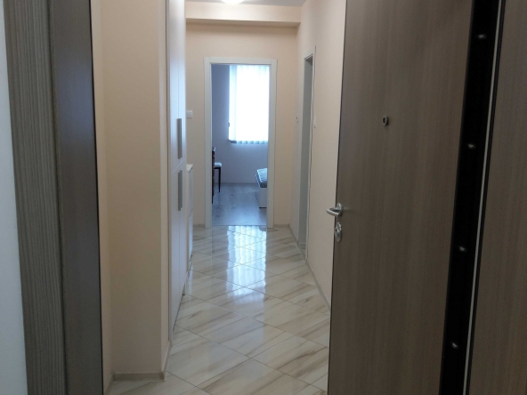 Дава се под наем Двустаен апартамент в Хасково, Център - 65 кв.м за 298.86 € - Снимка #1