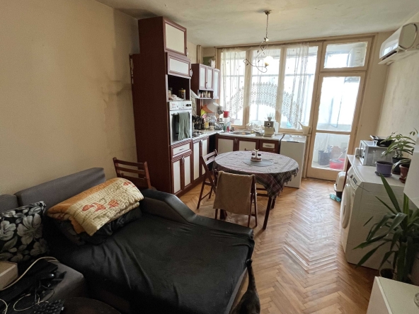 Тристаен апартамент в Казанлък - 70 кв.м за 620 €/кв.м - Снимка #1