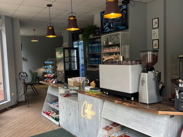 Дава се под наем Заведение в Благоевград, Запад - 58 кв.м за 10972.14 € - Снимка #1